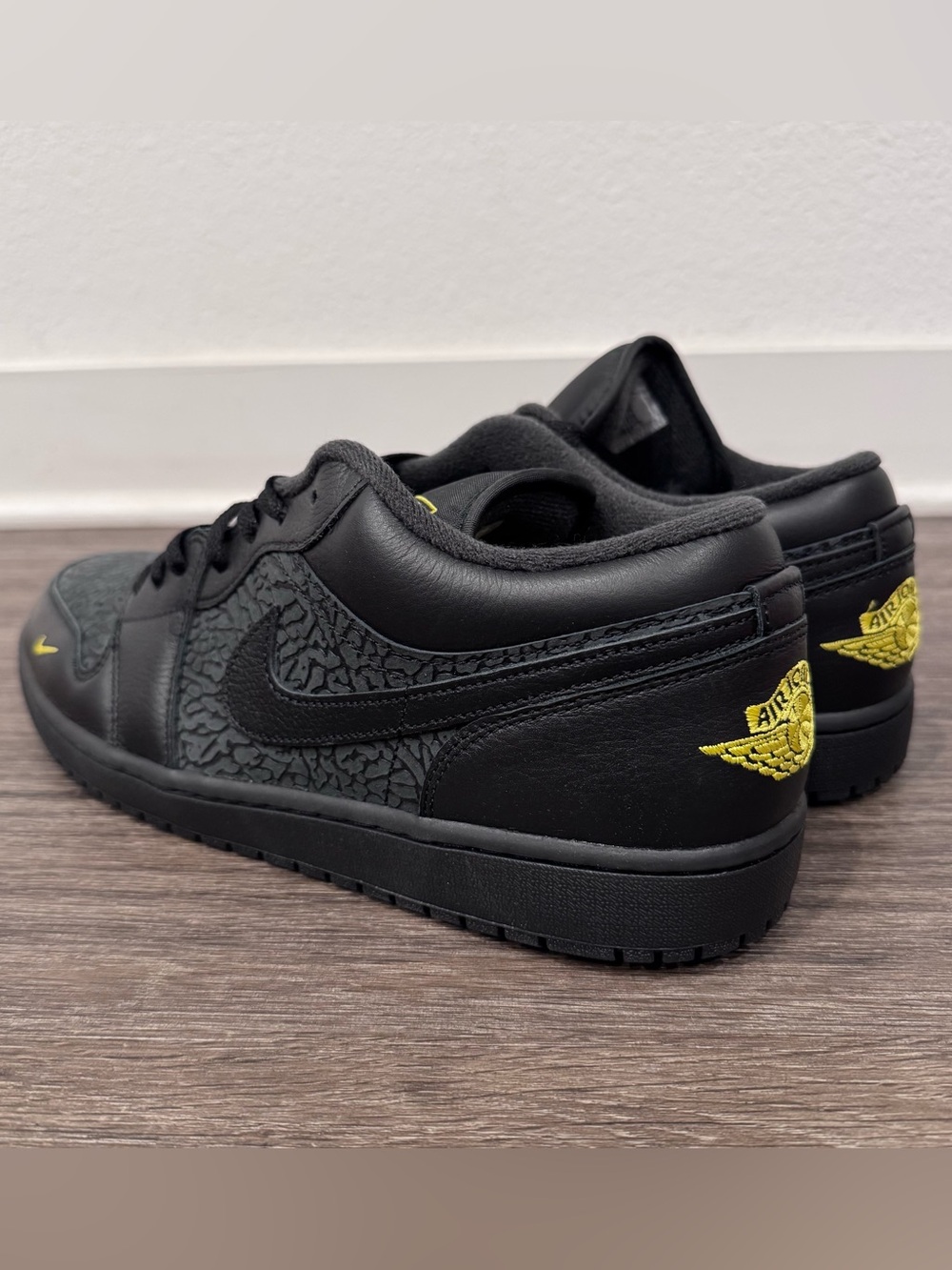 Air Jordan 1 SE Low Black Anthracite Tour Yellow - IM6568-010 Sz 13 - Picture 5 of 5
